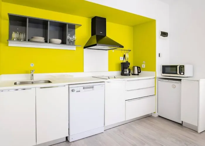 Cute Compact 1bd1bath Gem Shared Terrace! #397 דירה