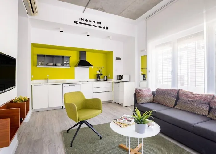 Cute Compact 1bd1bath Gem Shared Terrace! #397 *