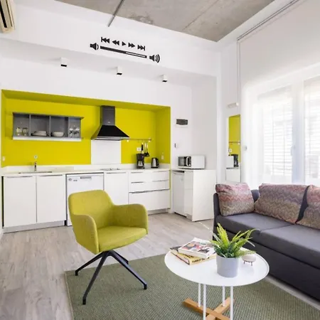 Cute Compact 1bd1bath Gem Shared Terrace! #397 *