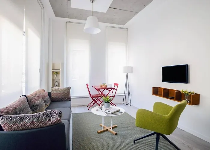 Cute Compact 1bd1bath Gem Shared Terrace! #397 *